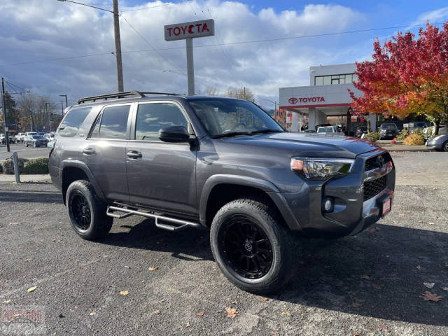 2017 Toyota 4Runner SR5 4WD photo