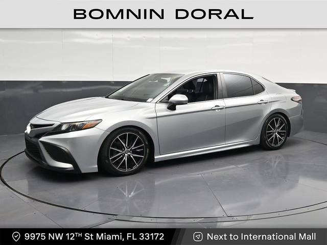 2021 Toyota Camry SE FWD photo