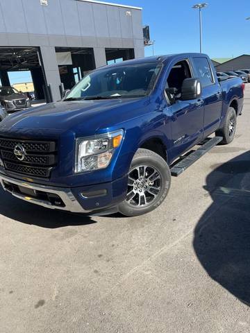 2021 Nissan Titan SV 4WD photo