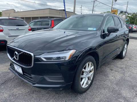 2019 Volvo XC60 Momentum AWD photo