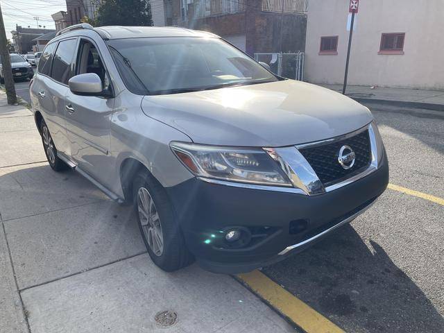 2016 Nissan Pathfinder SV 4WD photo