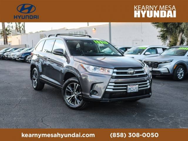 2019 Toyota Highlander LE FWD photo