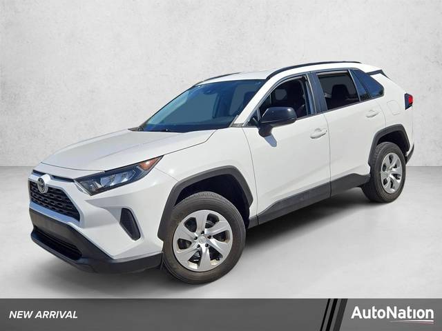 2021 Toyota RAV4 LE FWD photo