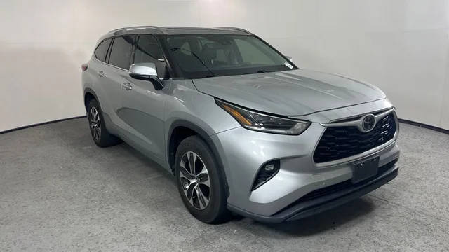 2021 Toyota Highlander XLE FWD photo