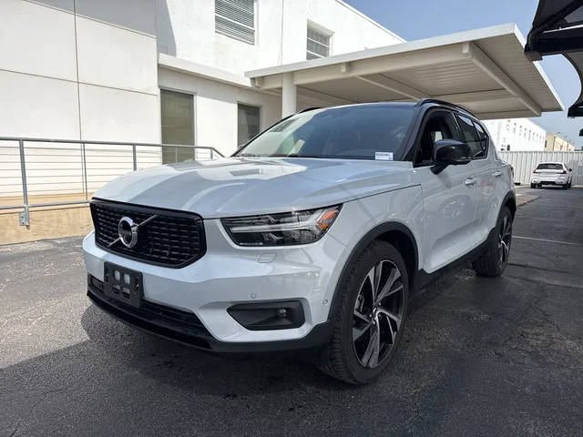 2021 Volvo XC40 R-Design AWD photo