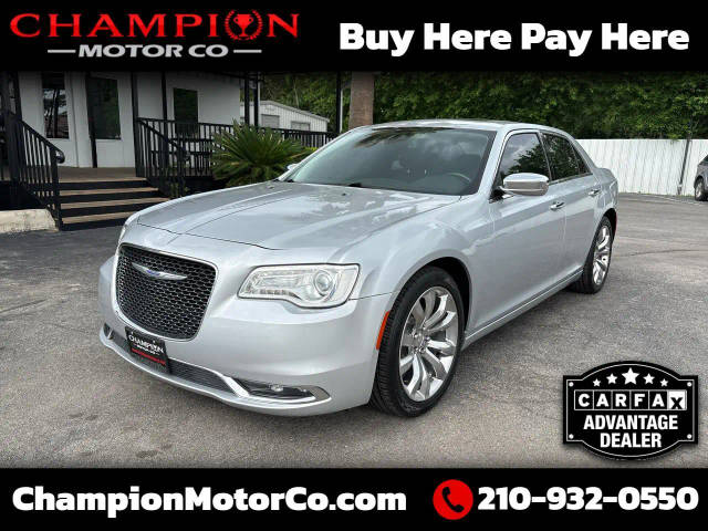 2020 Chrysler 300 Limited RWD photo