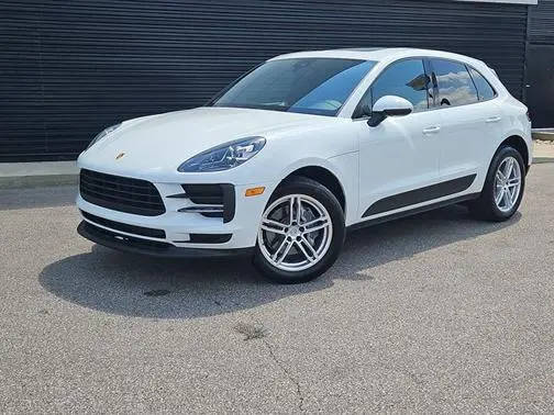 2021 Porsche Macan  AWD photo