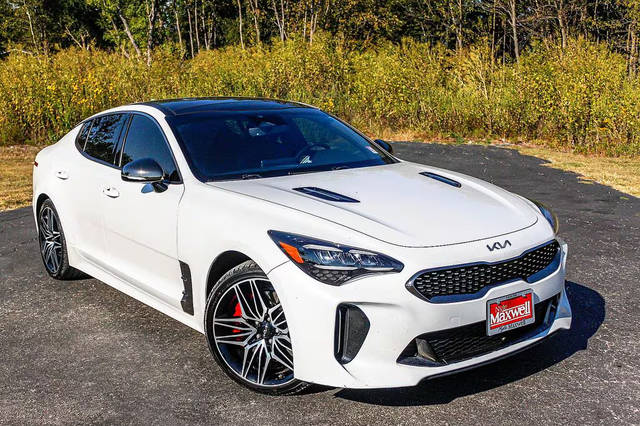 2022 Kia Stinger GT1 RWD photo