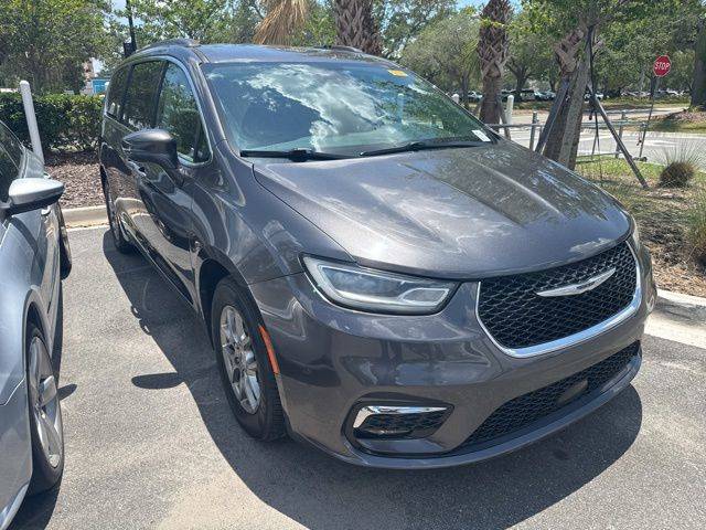 2021 Chrysler Pacifica Minivan Touring FWD photo