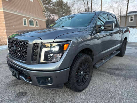 2018 Nissan Titan SV 4WD photo
