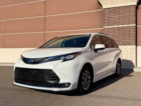 2021 Toyota Sienna XLE FWD photo