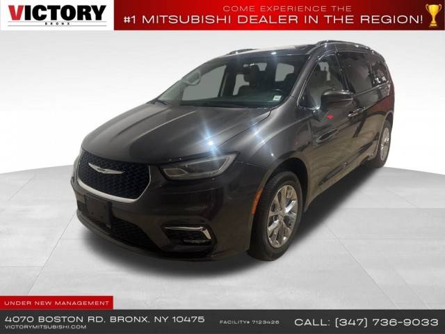 2021 Chrysler Pacifica Minivan Touring L AWD photo