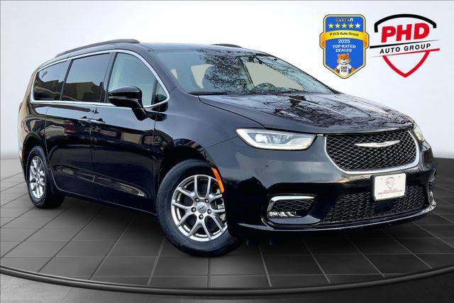 2021 Chrysler Pacifica Minivan Touring FWD photo
