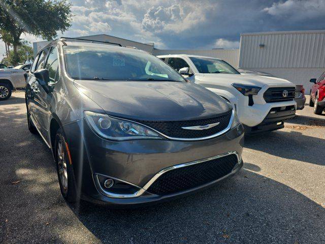 2020 Chrysler Pacifica Minivan Touring L FWD photo