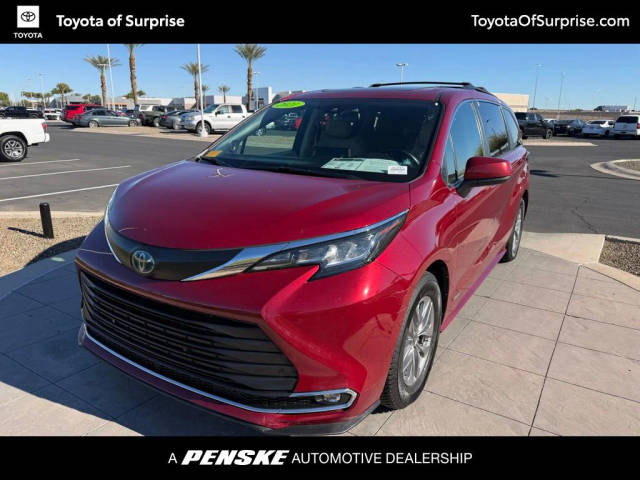 2021 Toyota Sienna XLE FWD photo