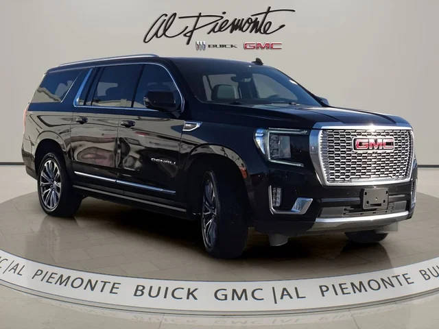 2021 GMC Yukon XL Denali 4WD photo