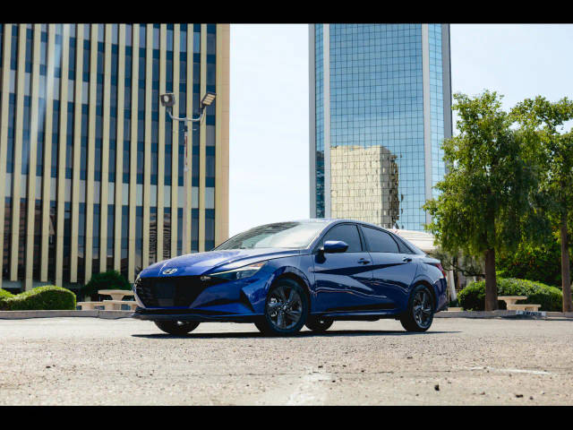 2021 Hyundai Elantra SEL FWD photo
