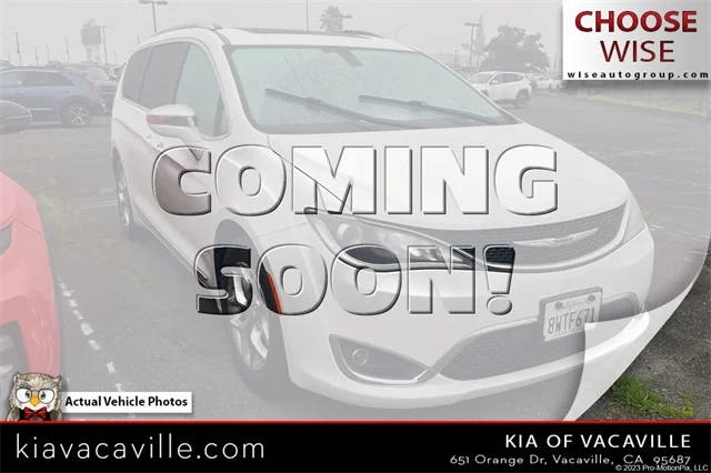 2020 Chrysler Pacifica Minivan Limited FWD photo