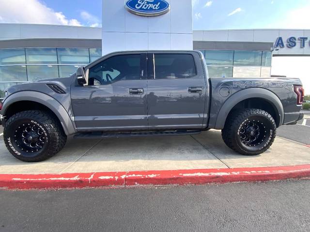 2018 Ford F-150 Raptor 4WD photo