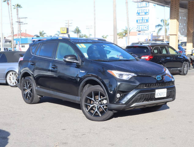 2018 Toyota RAV4 Hybrid SE AWD photo