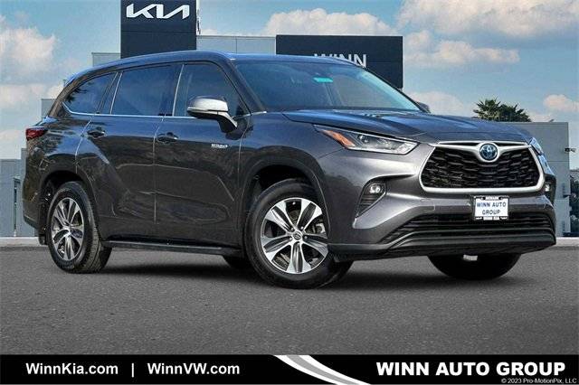 2021 Toyota Highlander Hybrid XLE FWD photo