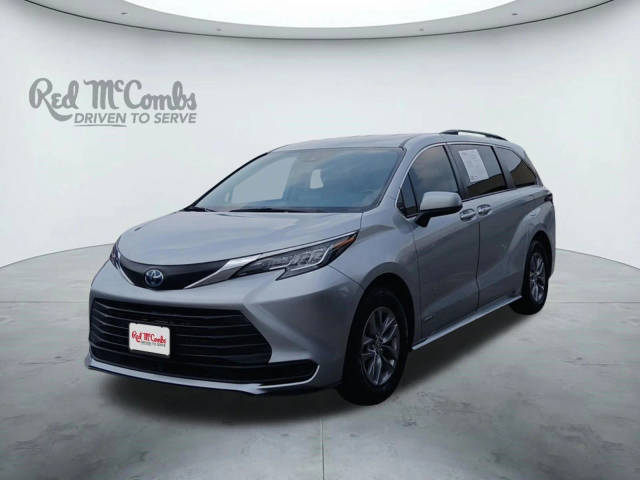 2021 Toyota Sienna LE FWD photo