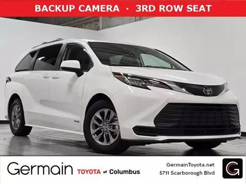 2021 Toyota Sienna LE FWD photo