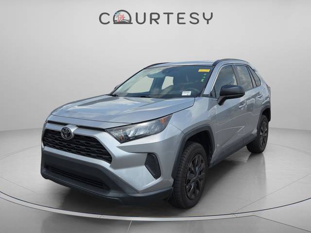 2021 Toyota RAV4 LE FWD photo