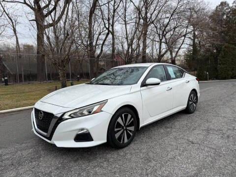 2021 Nissan Altima 2.5 SV FWD photo