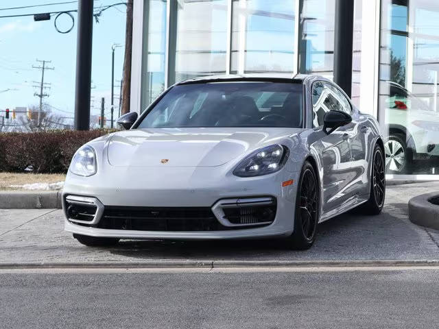 2021 Porsche Panamera GTS AWD photo