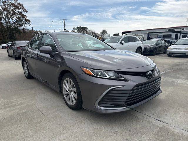 2021 Toyota Camry LE FWD photo