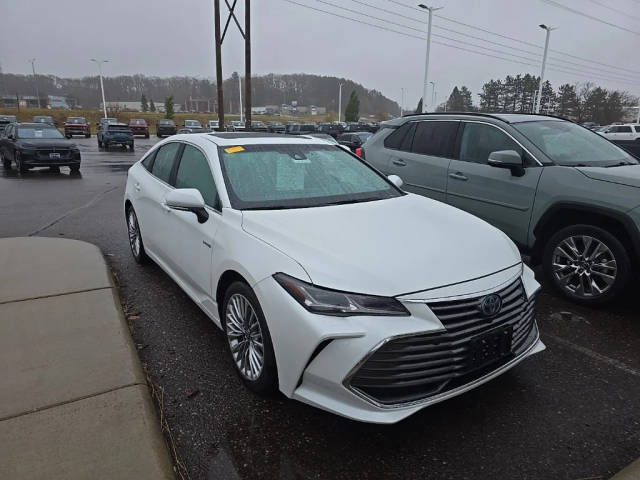 2021 Toyota Avalon Hybrid Limited FWD photo