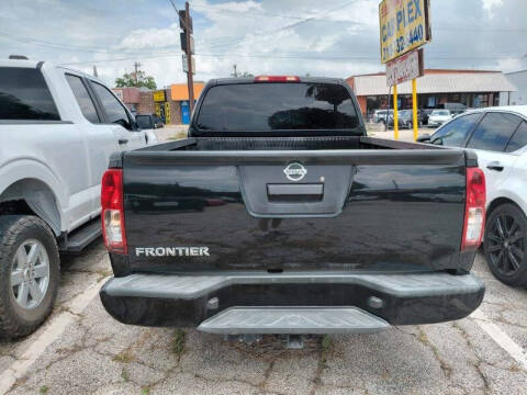 2021 Nissan Frontier S RWD photo