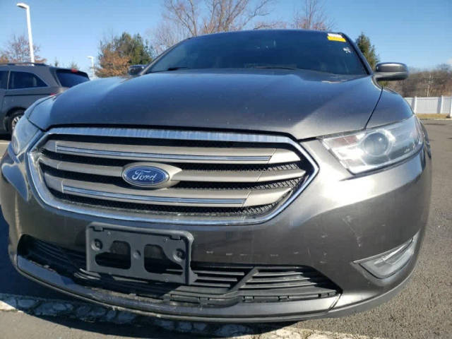 2018 Ford Taurus SEL AWD photo