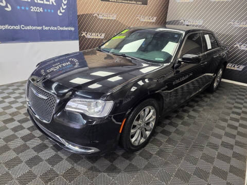 2018 Chrysler 300 Touring L AWD photo