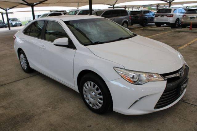 2015 Toyota Camry XLE FWD photo