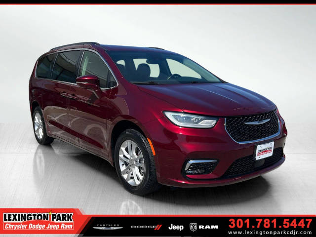 2021 Chrysler Pacifica Minivan Touring AWD photo