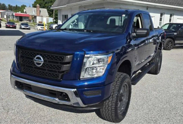 2021 Nissan Titan SV 4WD photo
