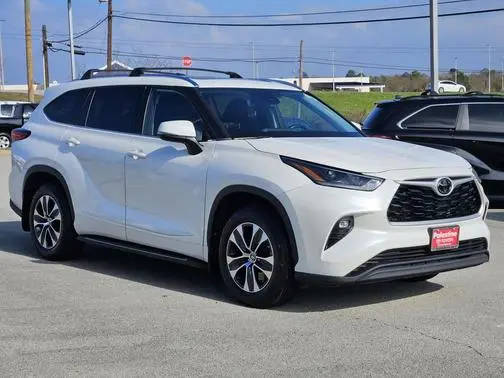 2021 Toyota Highlander XLE FWD photo