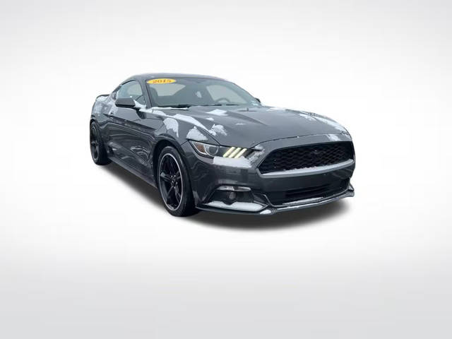 2015 Ford Mustang V6 RWD photo