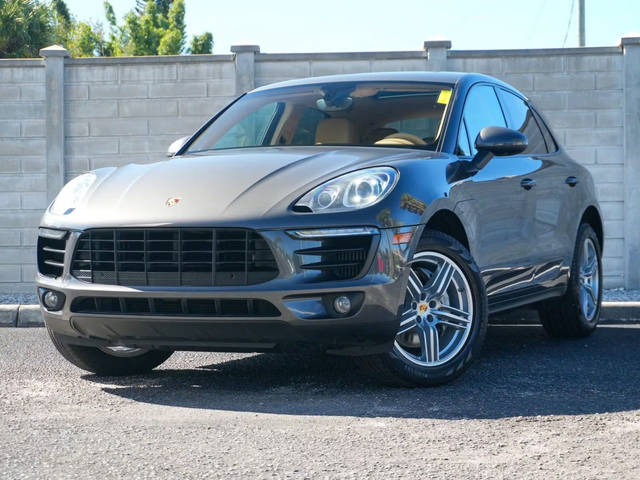 2015 Porsche Macan S AWD photo