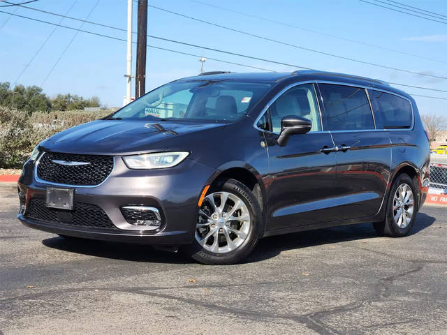 2021 Chrysler Pacifica Minivan Touring L FWD photo