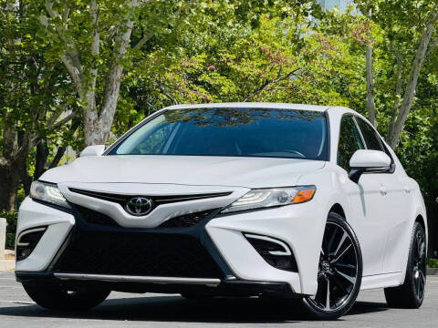 2019 Toyota Camry XSE FWD photo
