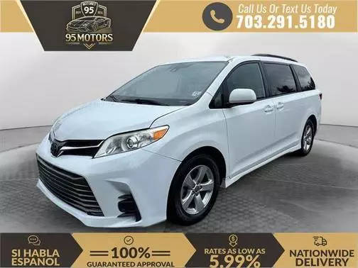 2020 Toyota Sienna LE FWD photo