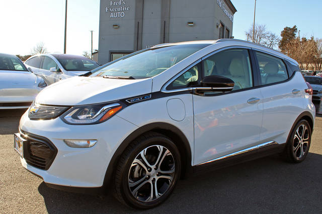 2021 Chevrolet Bolt Premier FWD photo