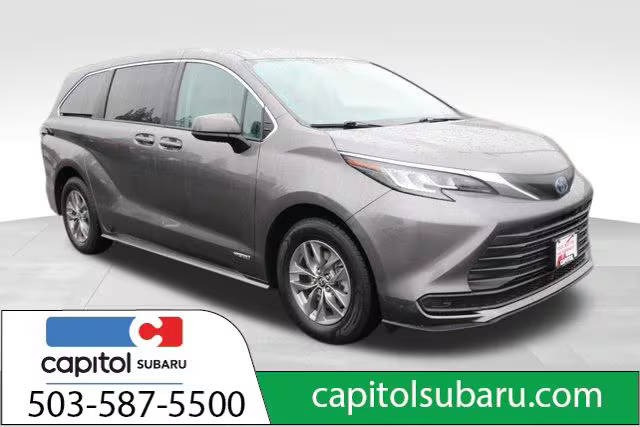 2021 Toyota Sienna LE FWD photo