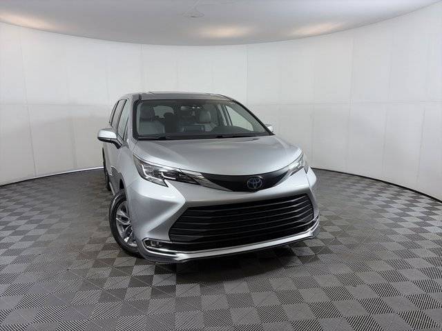2021 Toyota Sienna XLE AWD photo