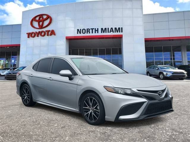 2021 Toyota Camry SE FWD photo