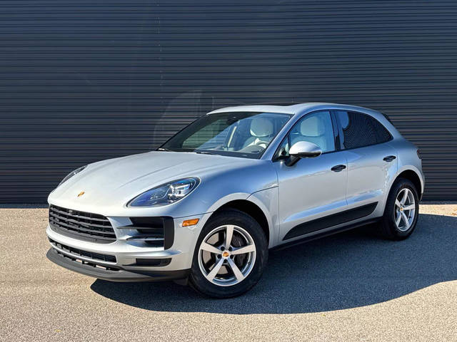 2021 Porsche Macan  AWD photo