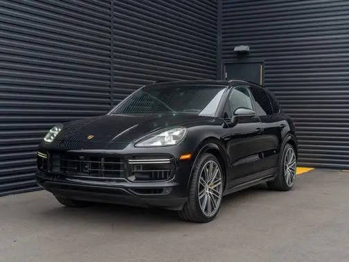 2021 Porsche Cayenne Turbo S E-Hybrid AWD photo